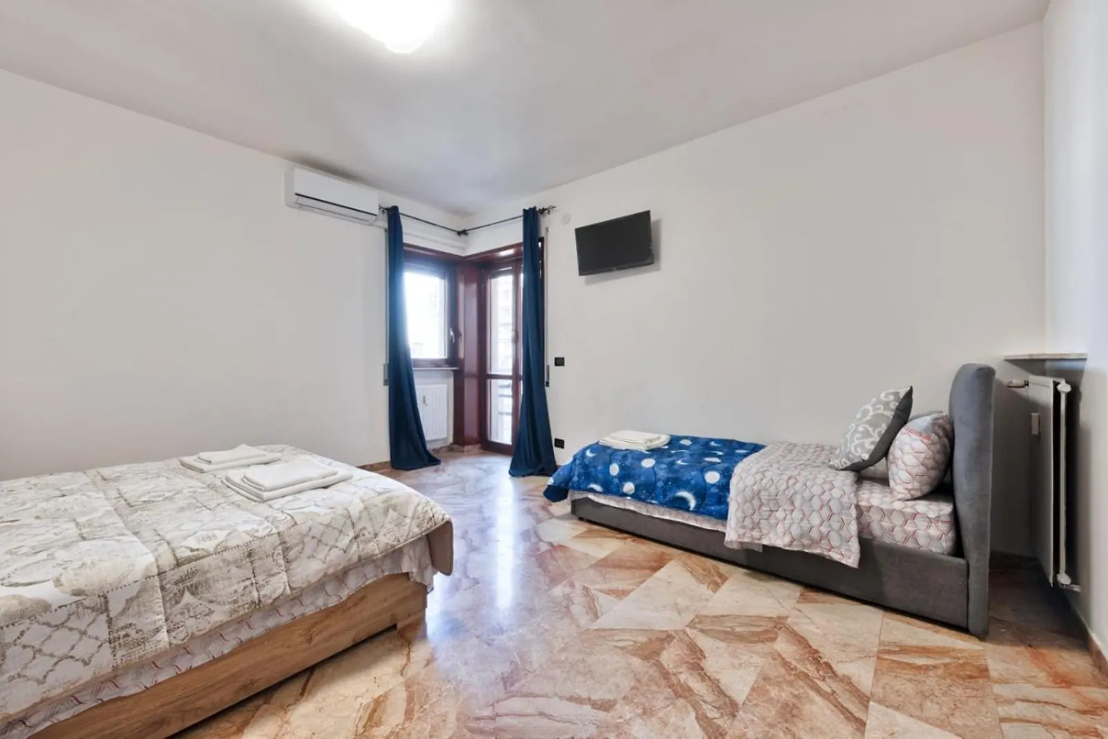 招待所 Easy Downtown Inn - Private Room With Shared Bathroom 威尼斯 意大利