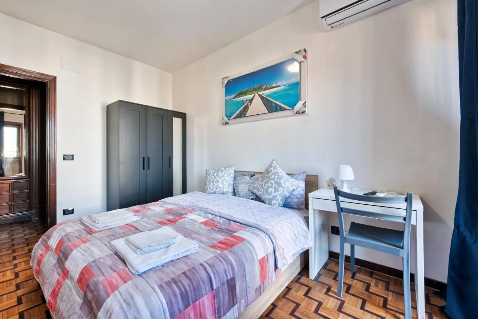 招待所 Easy Downtown Inn - Private Room With Shared Bathroom 威尼斯