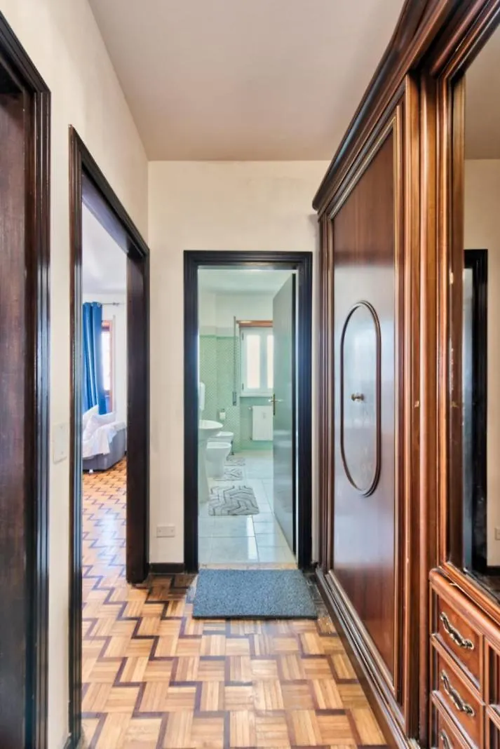 Easy Downtown Inn - Private Room With Shared Bathroom 威尼斯 0*,